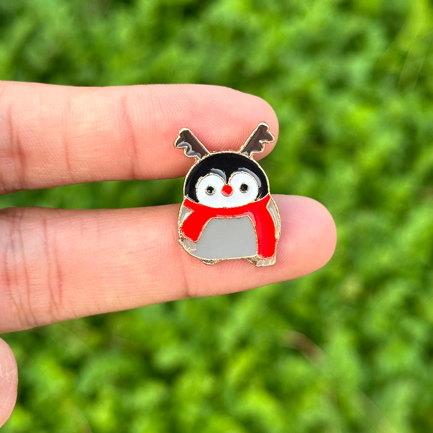 Christmas penguin pin