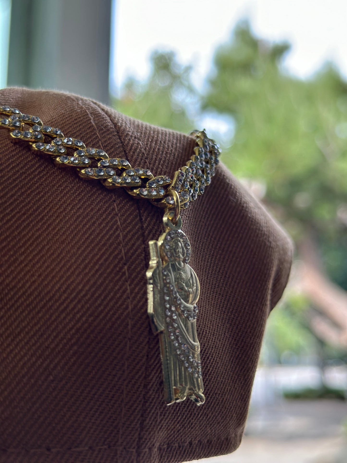 San juditas Gold thick chain pin